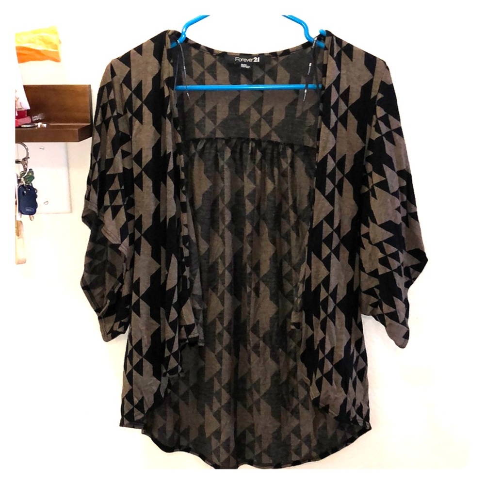 Short sleeve glossy geometric print cardigan!